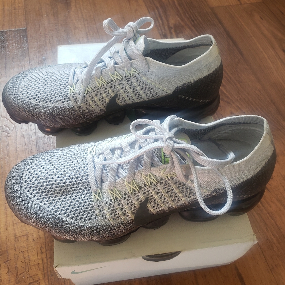 Nike  Air VaporMax Flyknit - Picture 4 of 6